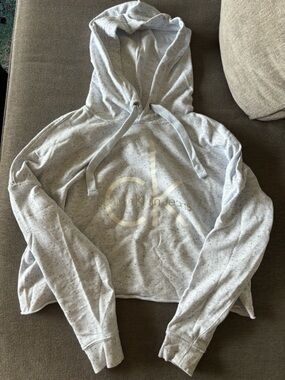 WORN ONCE - Calvin Klein Cropped Sweater